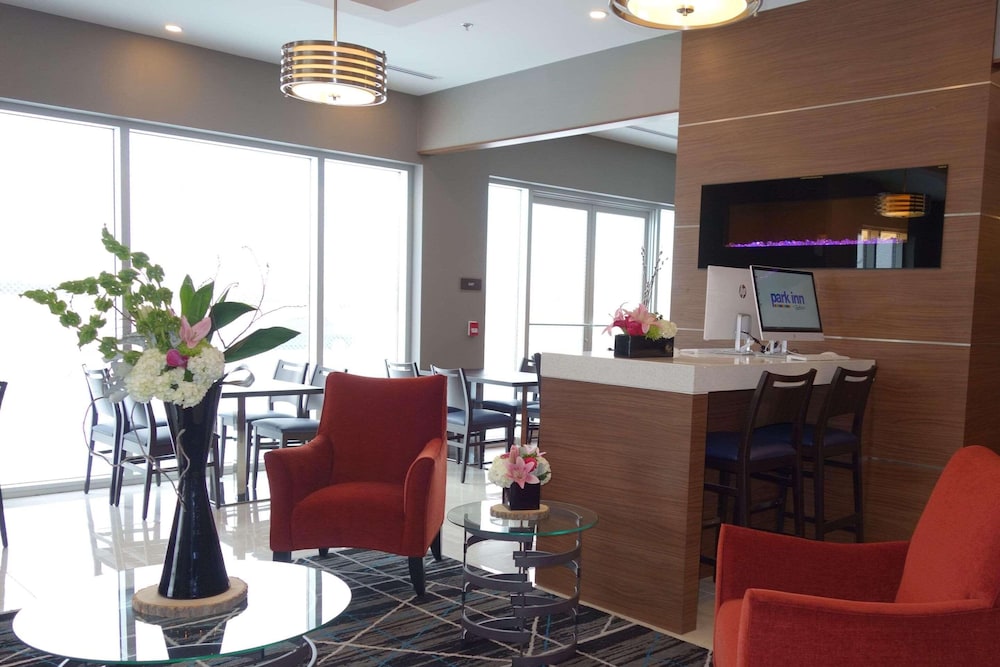 Park Inn by Radisson Brampton, On - Property Image 3