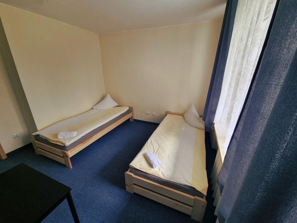 Wilanow House - Hostel view 3