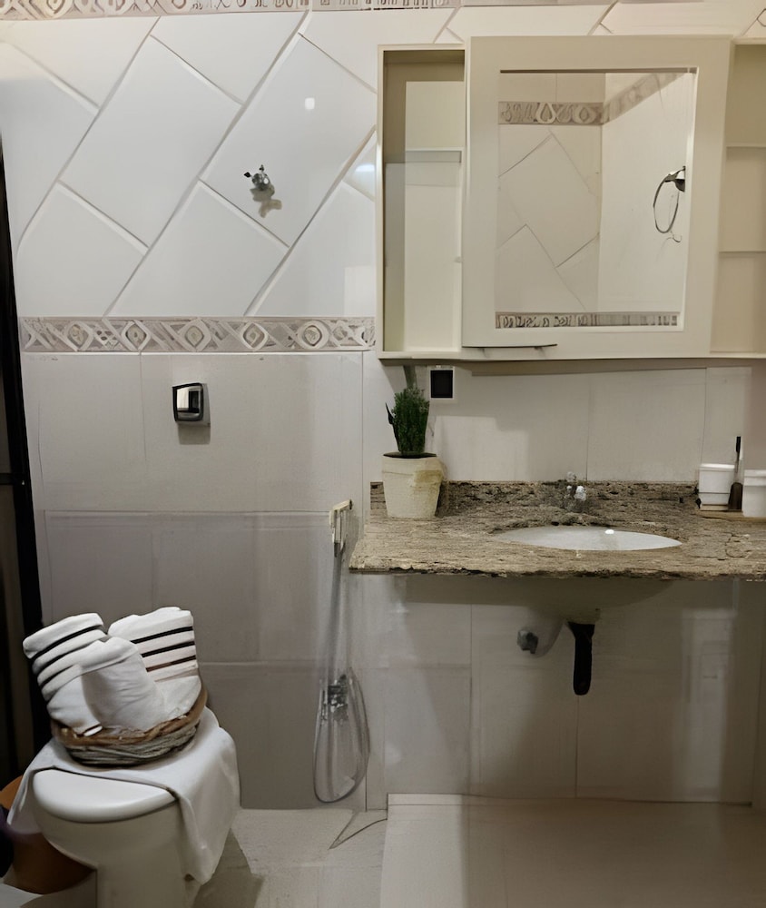 Casa 3 suites 1 quarto piscina AC 10 Hos