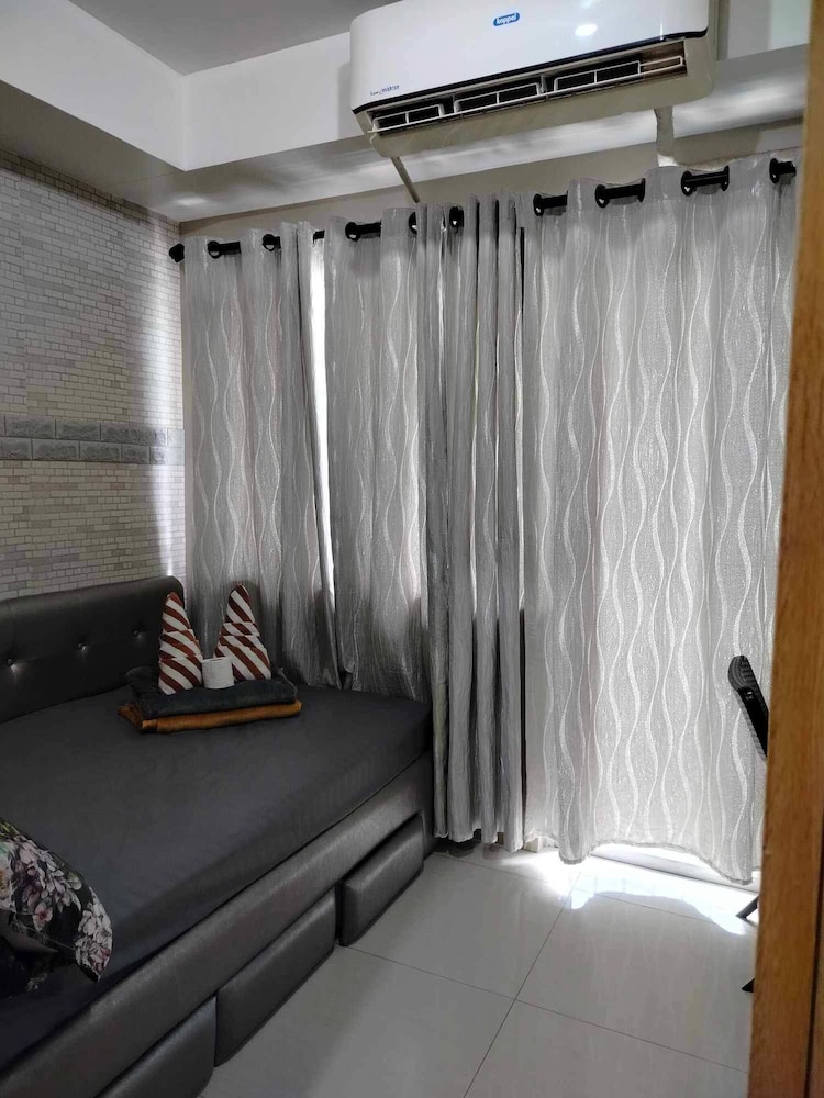 Peaceful Pasay Oasis - Entire Apartment for Rent