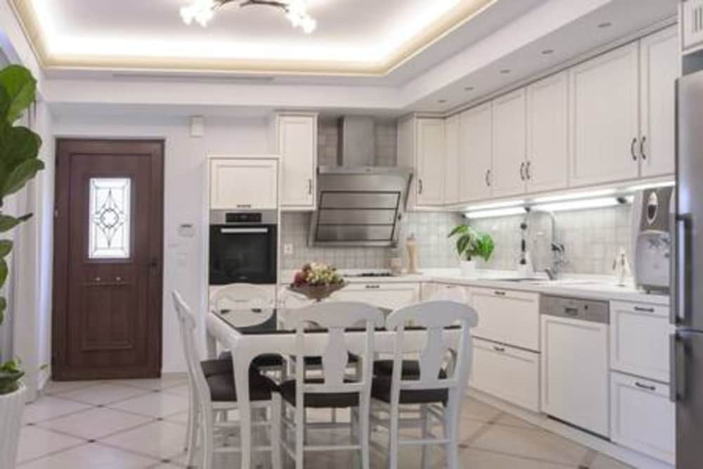 Therros Villa With Private Pool by Estia