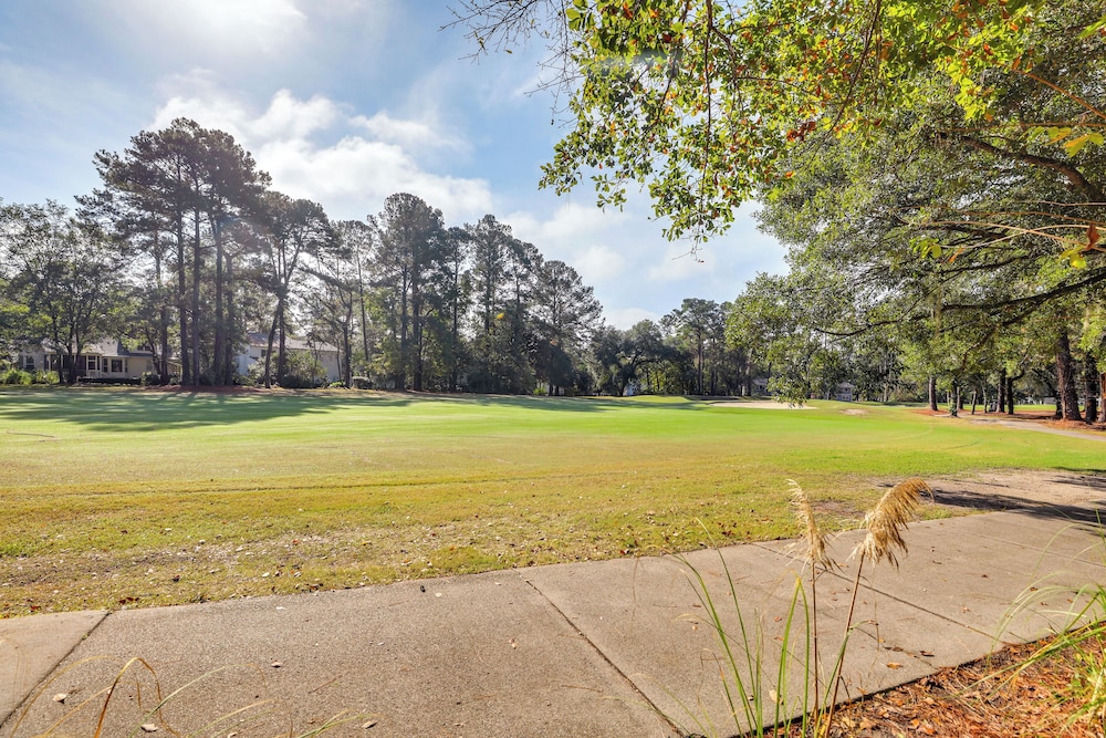 Pets Welcome, Golf Course View: Legend Oaks Home!