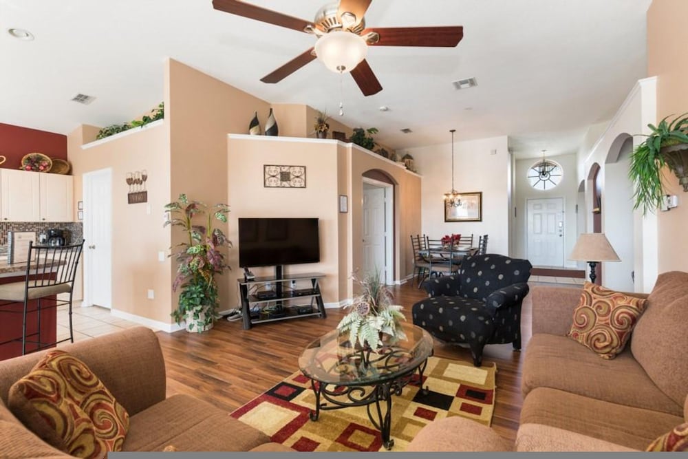 Windsor Palms Villa Pool Close to Disney