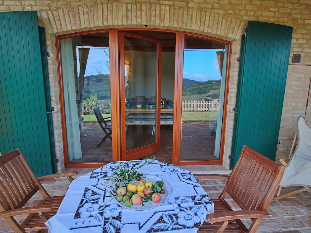 Cottage in Montelabbate With Pool, Garden, Bbq, Parking view 5