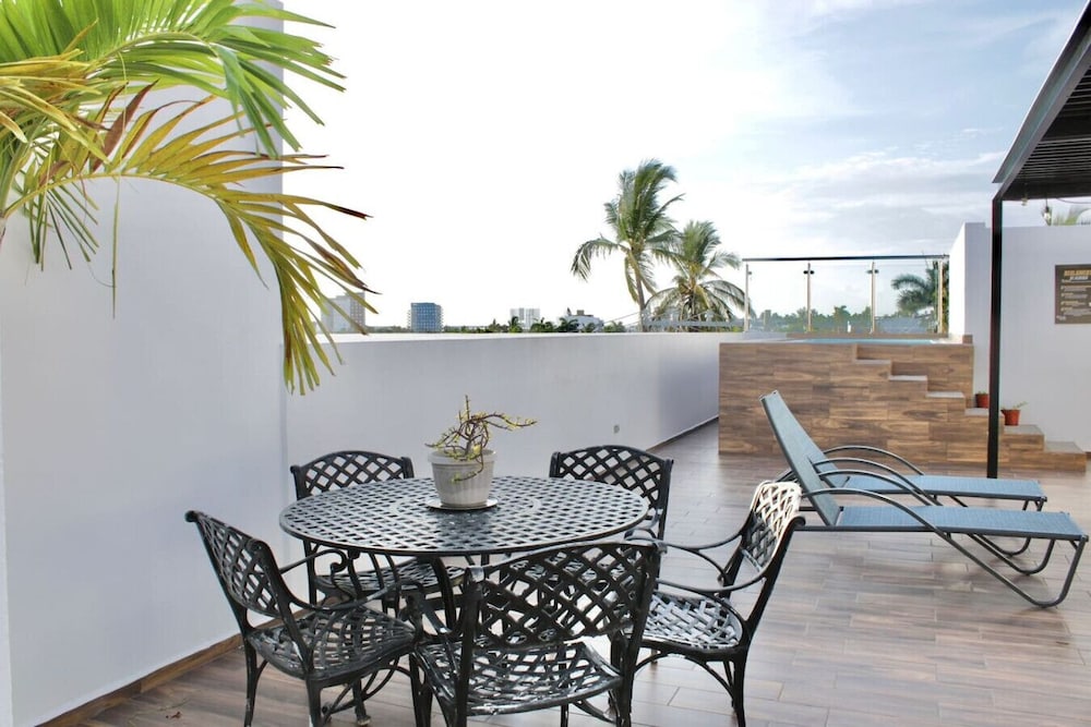 Rincon Colonial Apartments