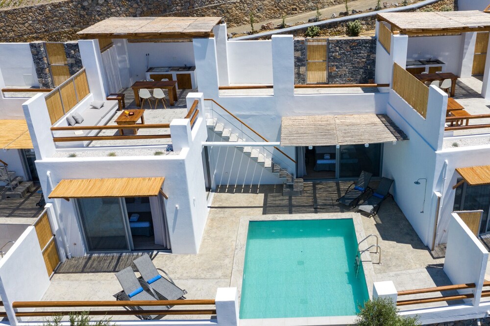 Pyrgos Exclusive Villas