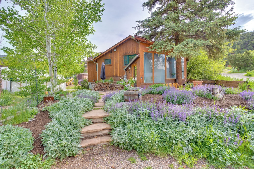 Mountain-view Home w/ Hot Tub < 18 Mi to Telluride
