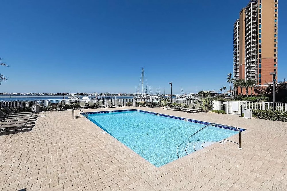 South Harbour 12E