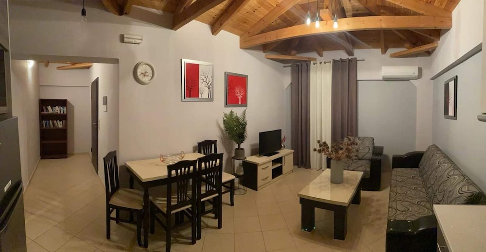 Villa Orestis - Stoupa Garden Getaway