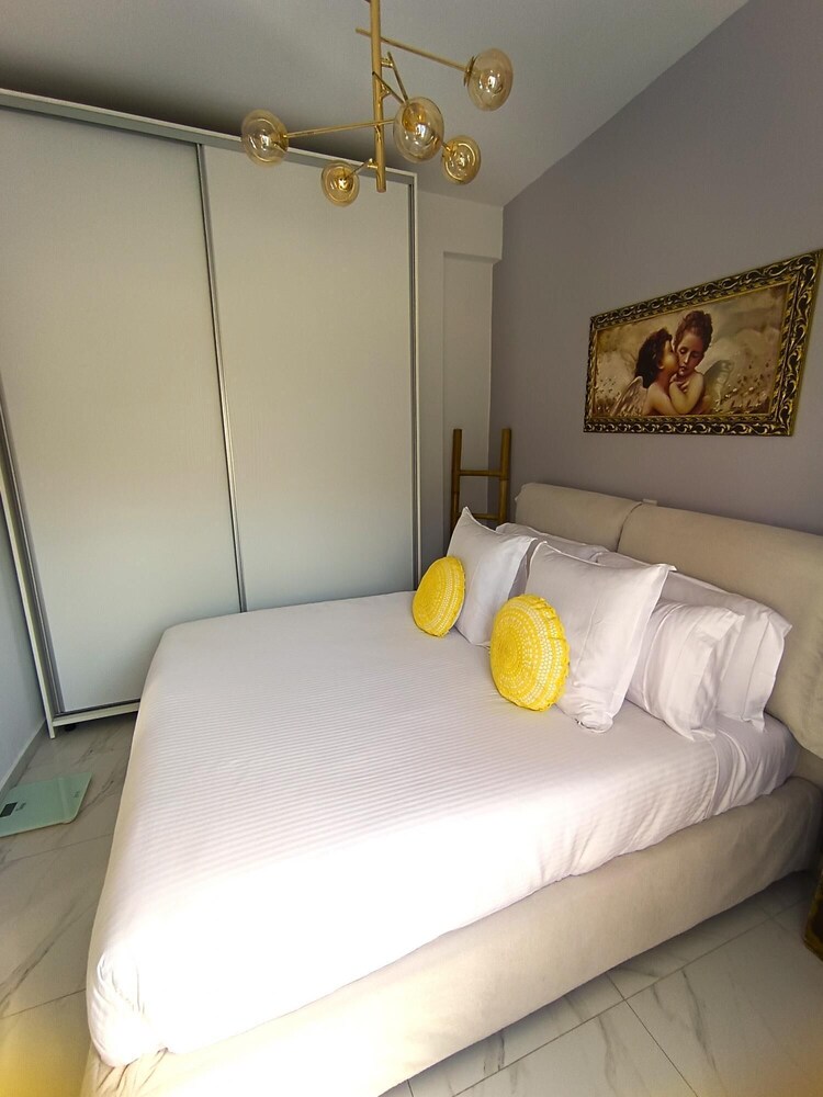 Inna Suite Luxury Apartment in the Center view 4