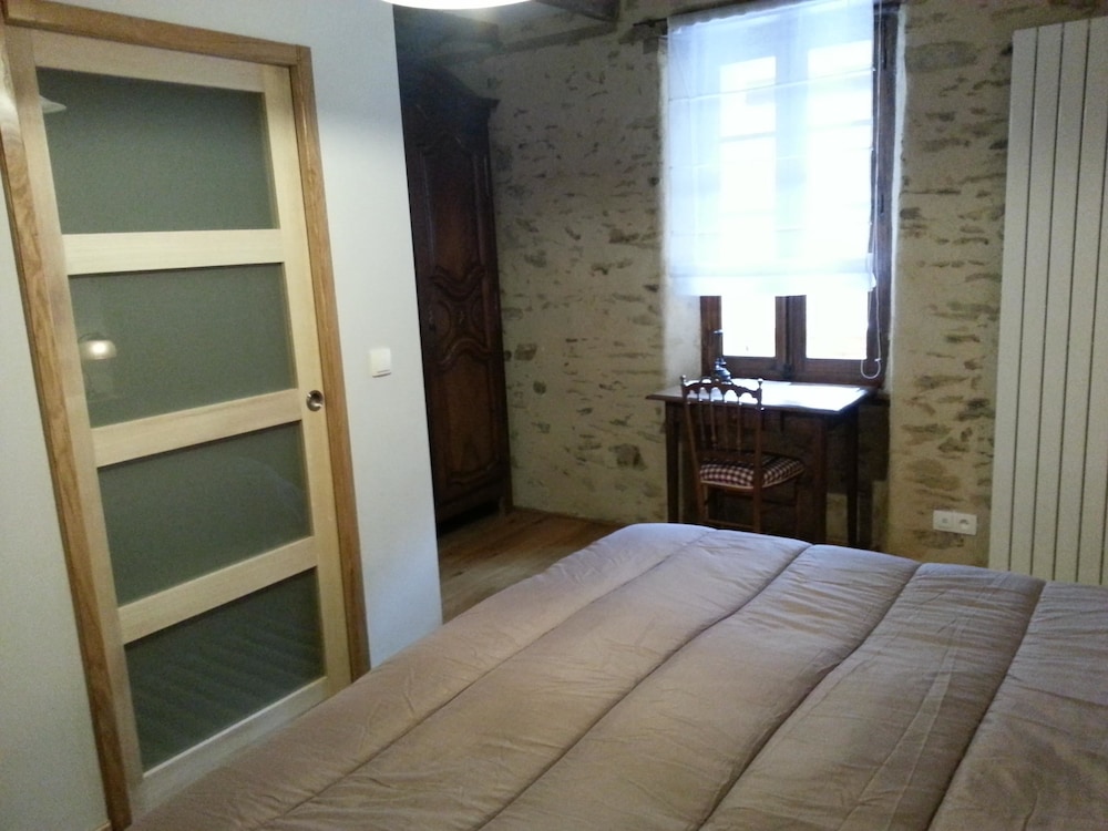 Moulin Lou Apmay view 2