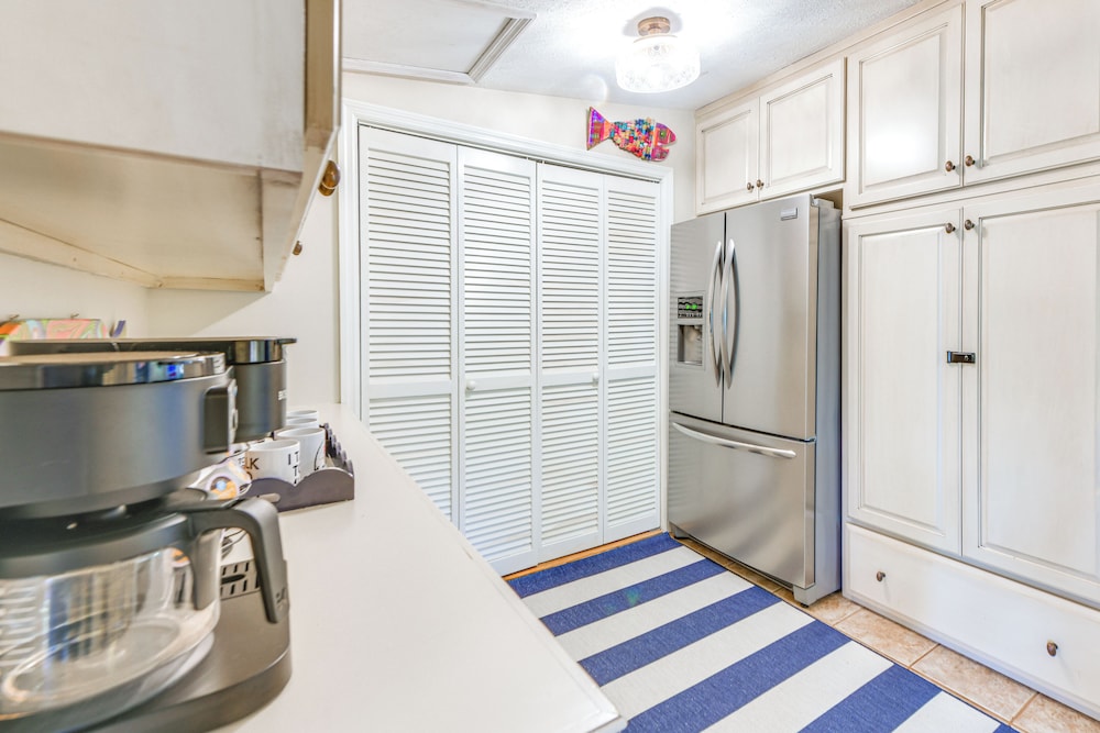 Private Dock + Porch: Lakefront Retreat in Cobb!