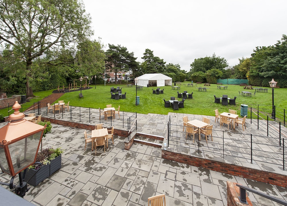 Altrincham Vacations - The Bulls Head Hotel - Property Image 43