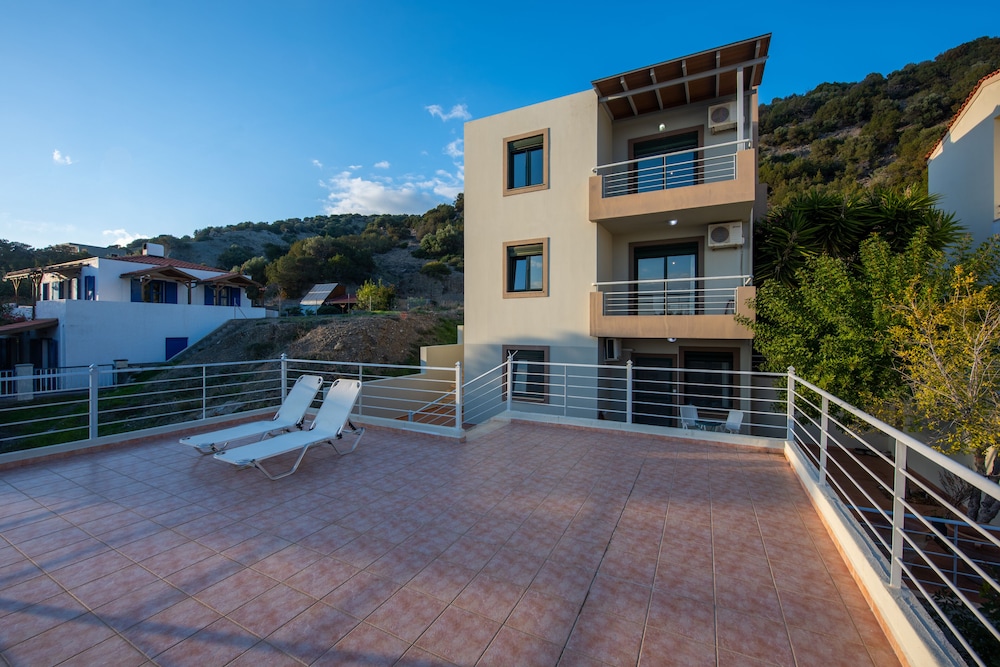 Portela Suites Kampoula