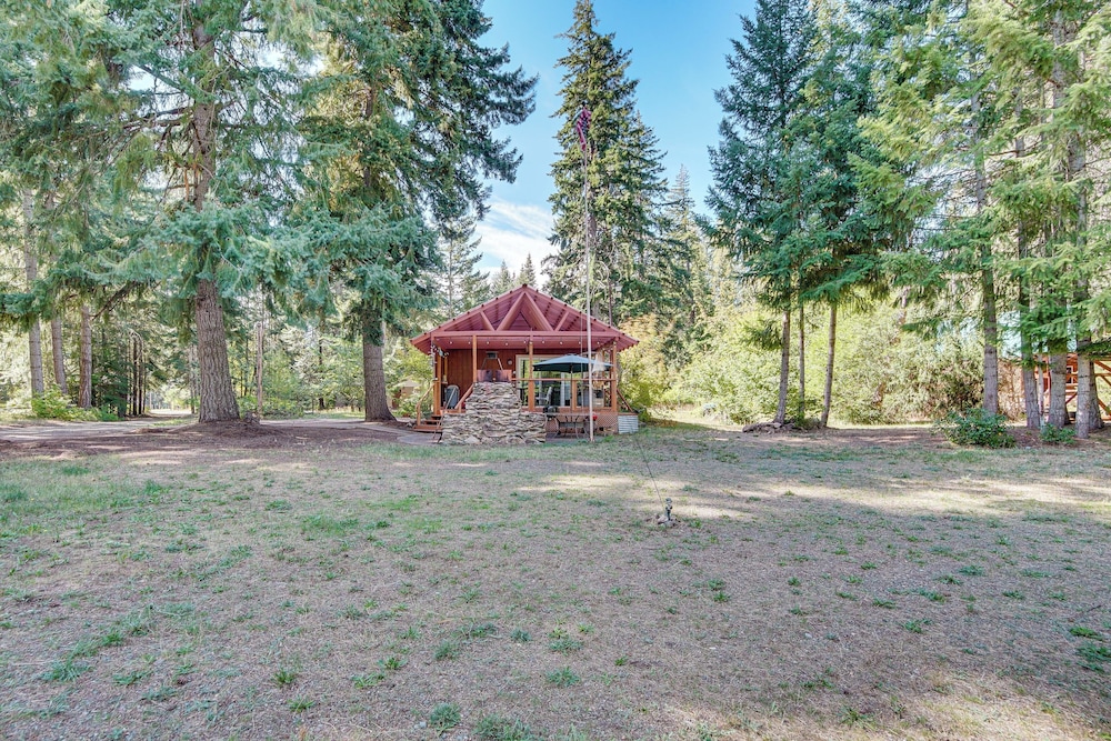 Secluded Riverfront Cabin Rental in Easton!