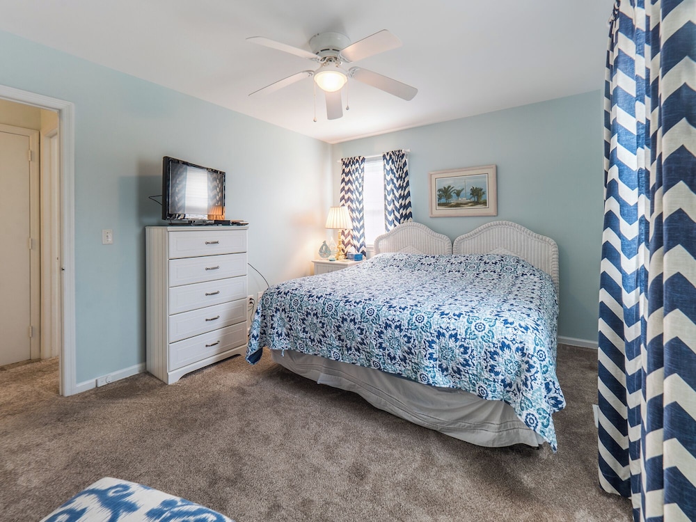 Dooley's Place by Carolina Retreats