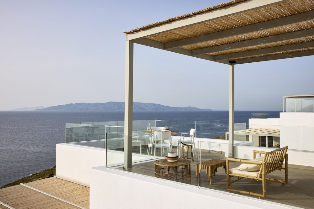 Ianemi Suites by K4 Kythnos