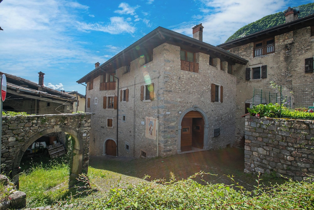 Photo 12