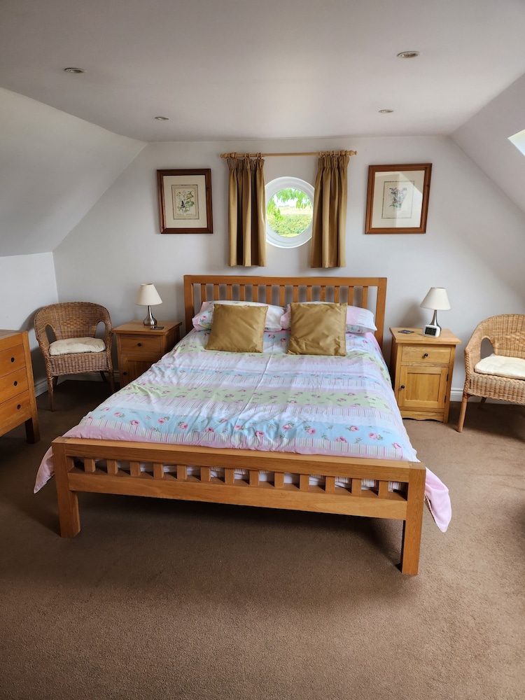 Marlborough Vacations - Beautifully Set 3-bed Cottage in Marlborough - Property Image 3