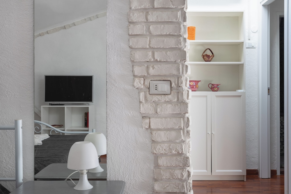 LOFT ROSSETTI view 5