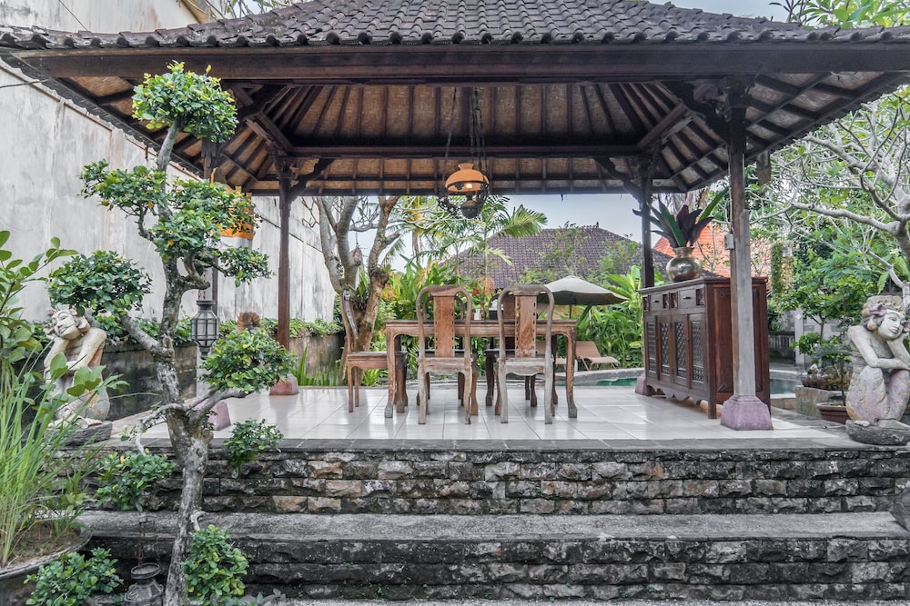 Sari Bamboo Bungalows