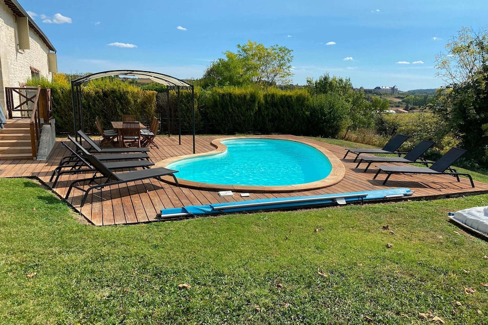 Villa in France With Private Pool and Garden