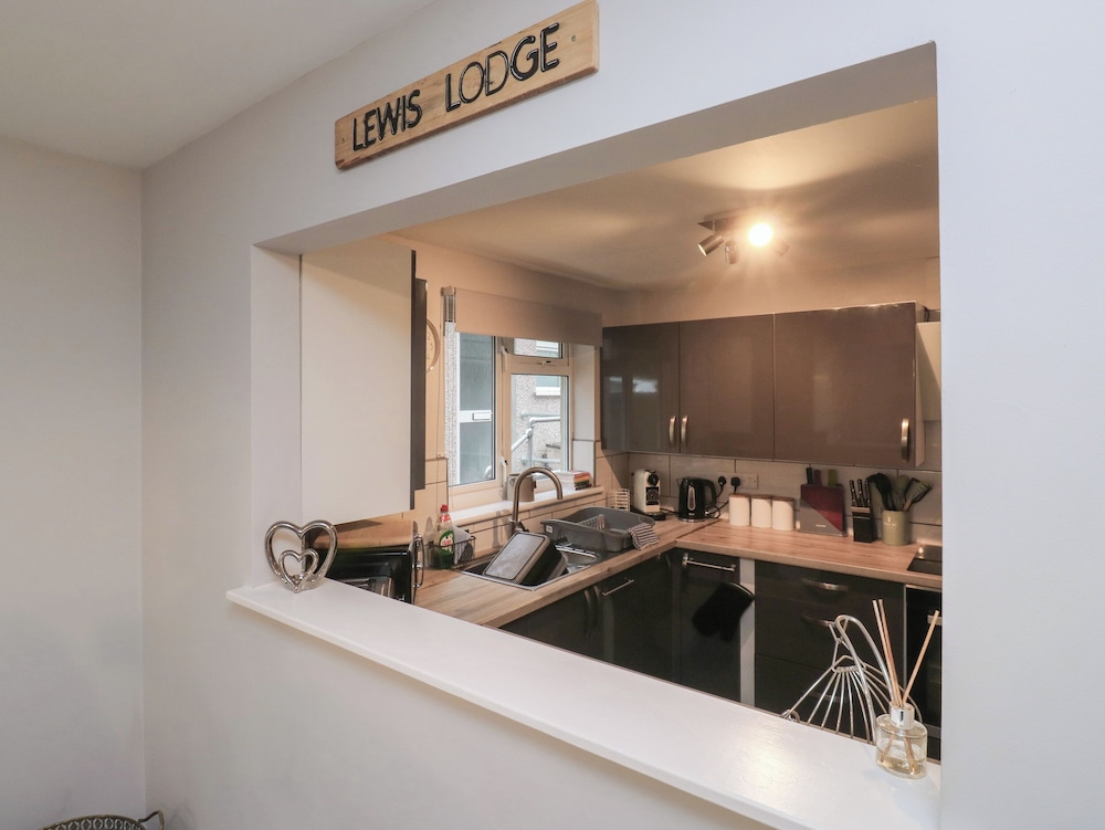 Lewis Lodge