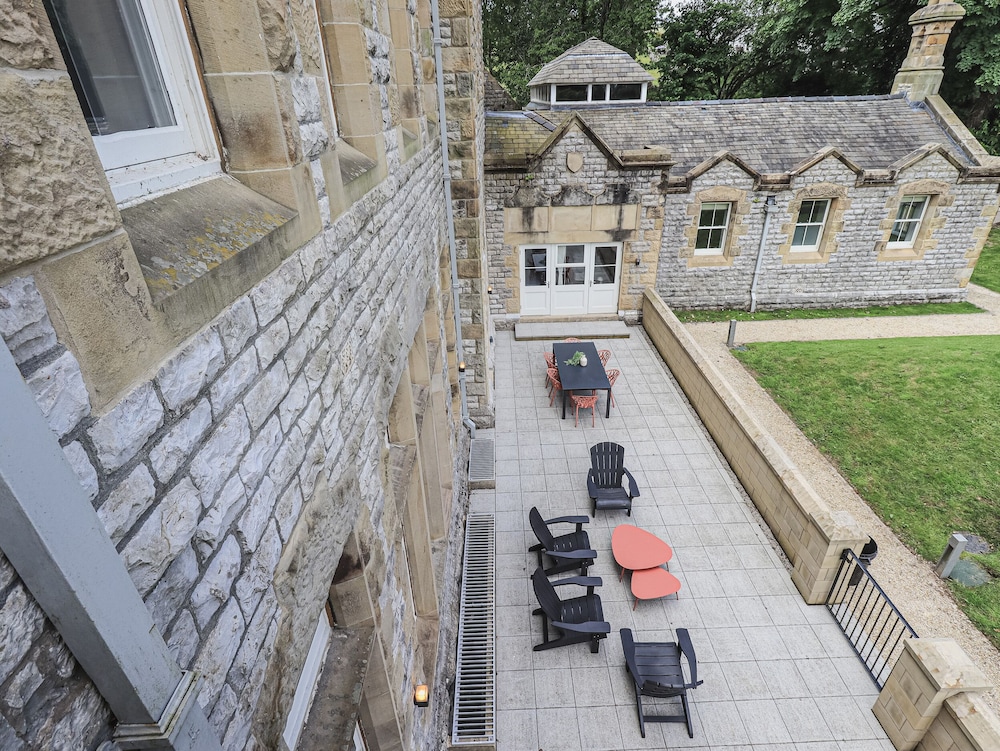 The Wilfred Suite Stone Cross Mansion
