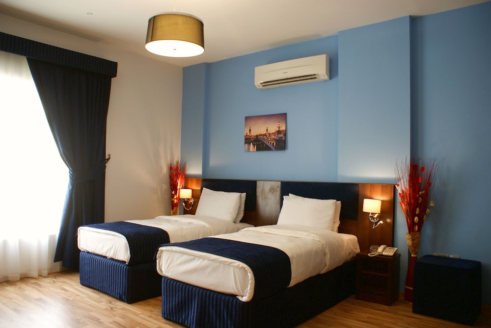 Weekend Hotel Apartments