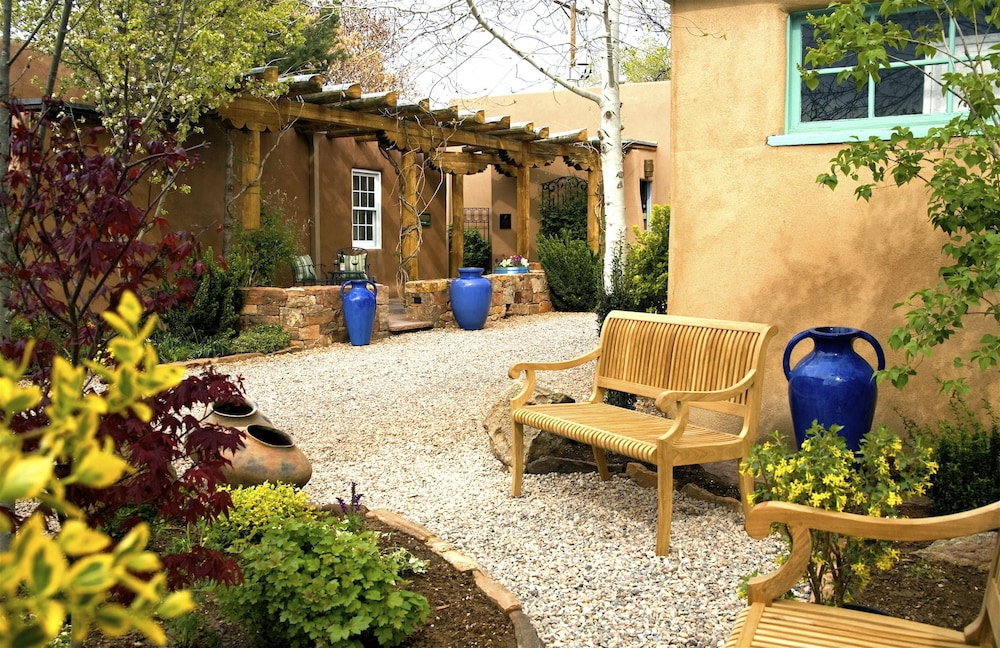 El Farolito Bed & Breakfast Inn