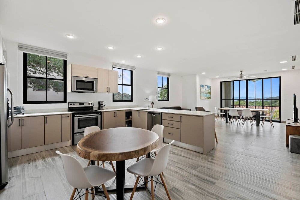 3-BD on 3rd Floor with Great Ocean View