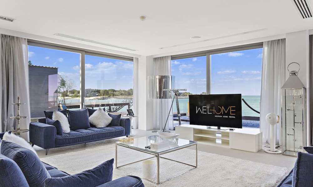 WelHome - Extraordinary Giant Water Villa on Nurai Island