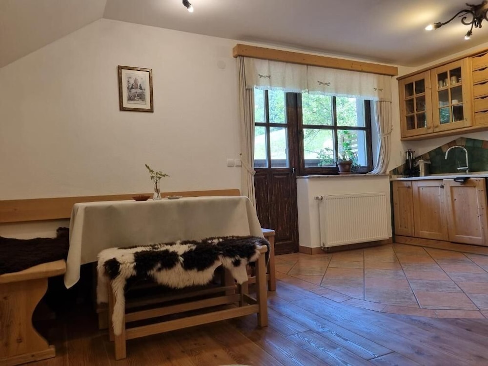 Apartmaji Pod macesnovo streho
