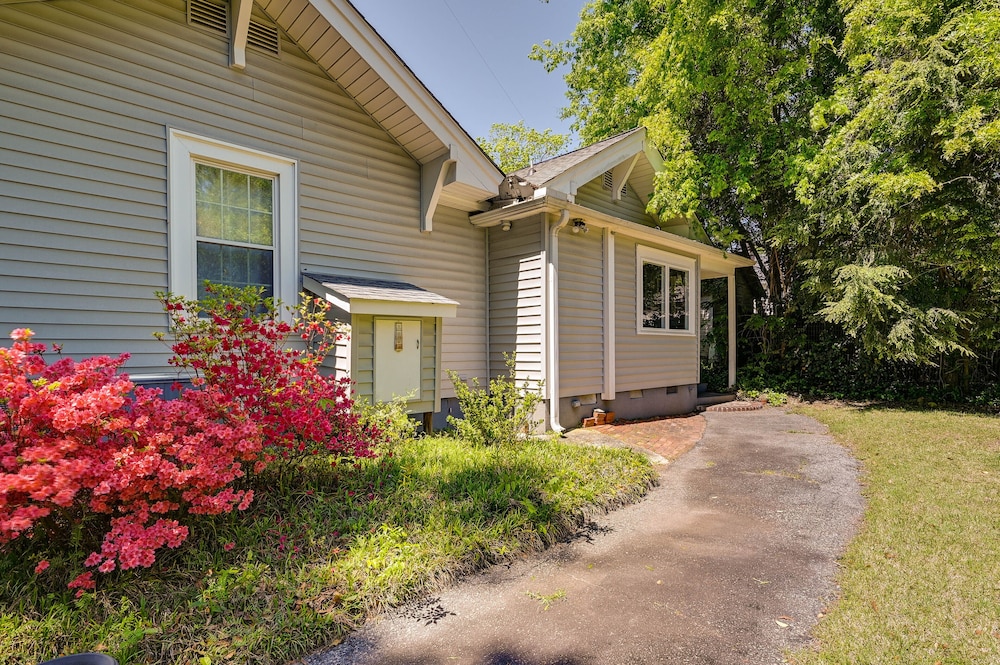 Quaint Anderson Home w/ Sunroom, Walk To Downtown! view 3