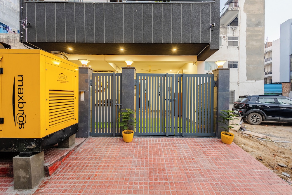 Lime Tree Luxury 2BHK Service Apartments