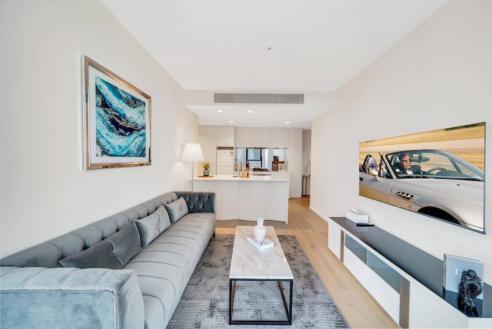 Melbourne Square Apartments