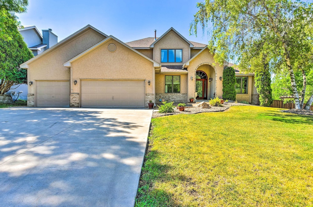 Minneapolis / St Paul Vacations - Pet-friendly Maple Grove Gem w/ Private Yard! - Property Image 2