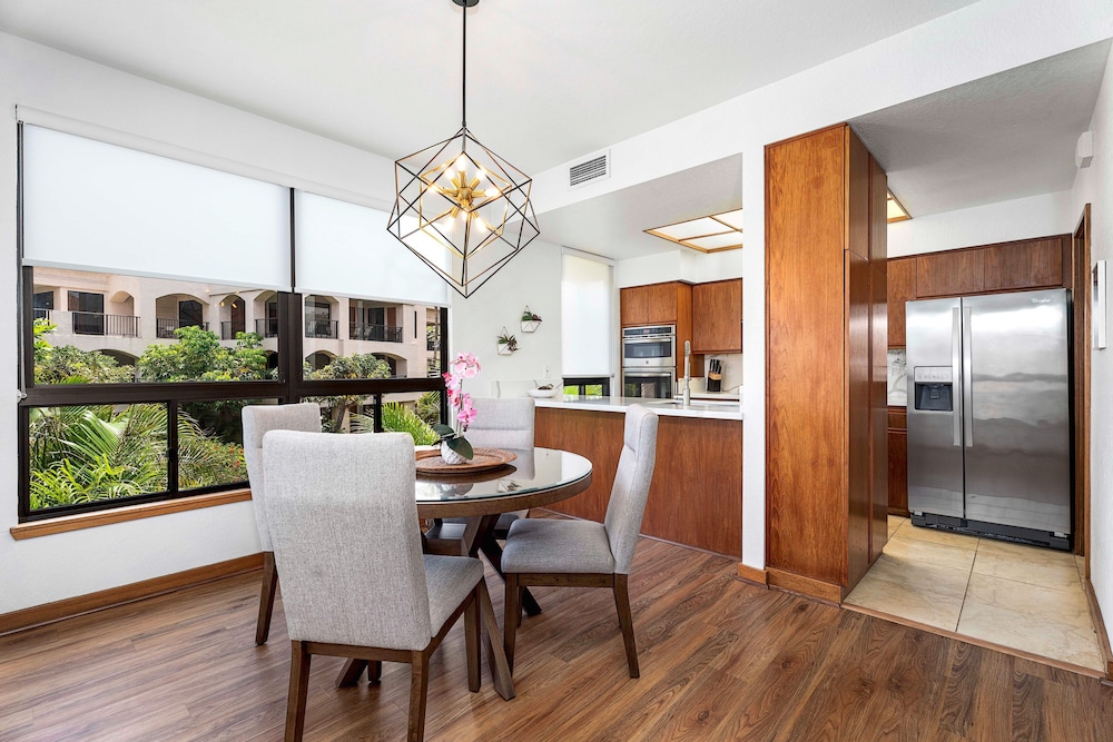 Newly Renovated - Gorgeous Condo & Location - Vrkcv
