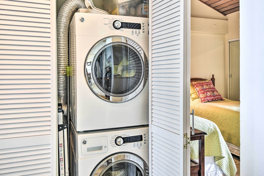 Beachfront Lahaina Condo w/ AC: Featured on Hgtv!