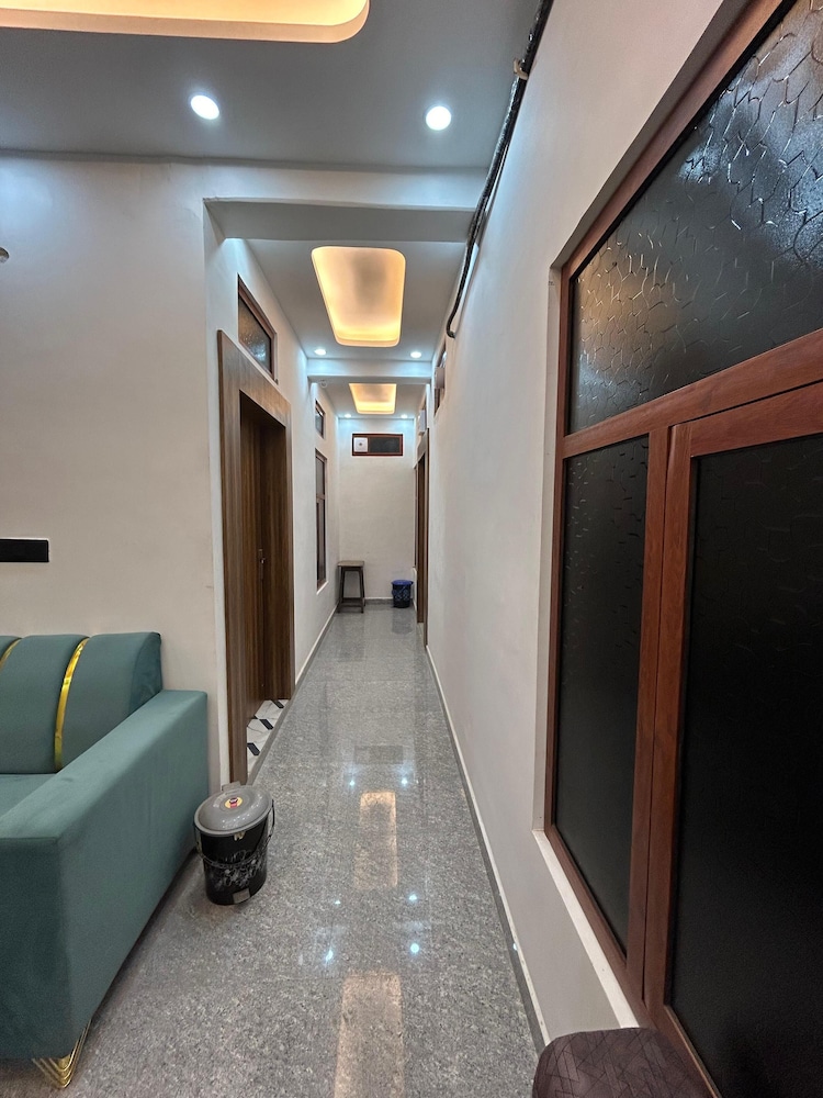 HOTEL JS INN