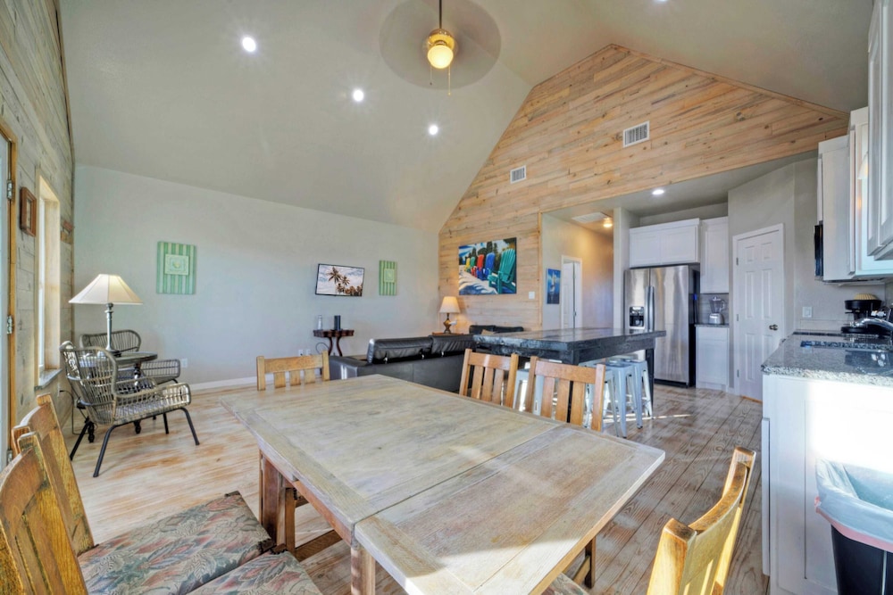 2 Homes, Sleeps 16, Shared Pool+boat Dock Laguna Village Serenity by Avantstay