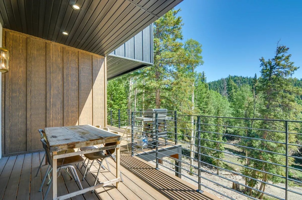 Beaver Vacations - Alpine  Mountain Escape - Property Image 8