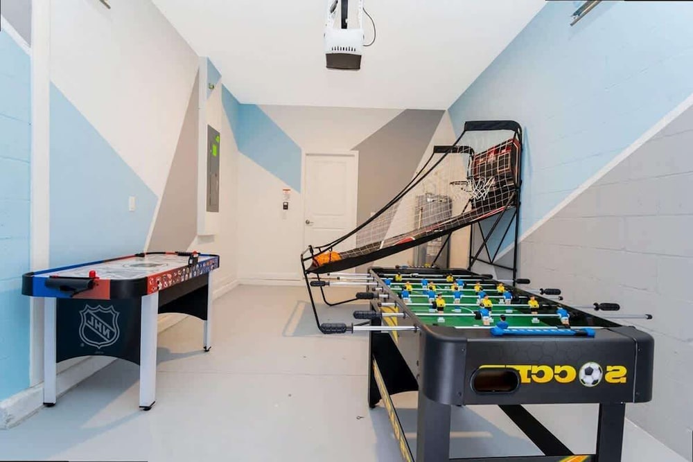 Luxe 5BR Villa Pool Game Room Minutes to Disney