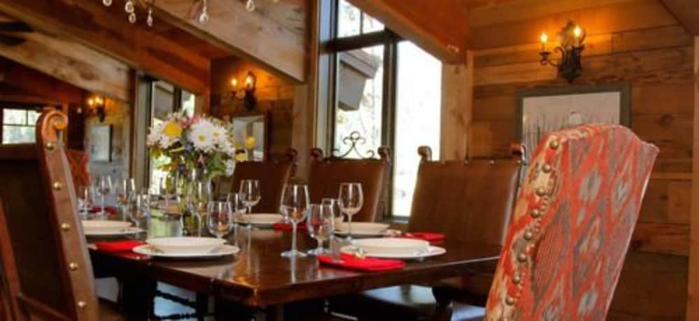 Highlands Ranch Resort