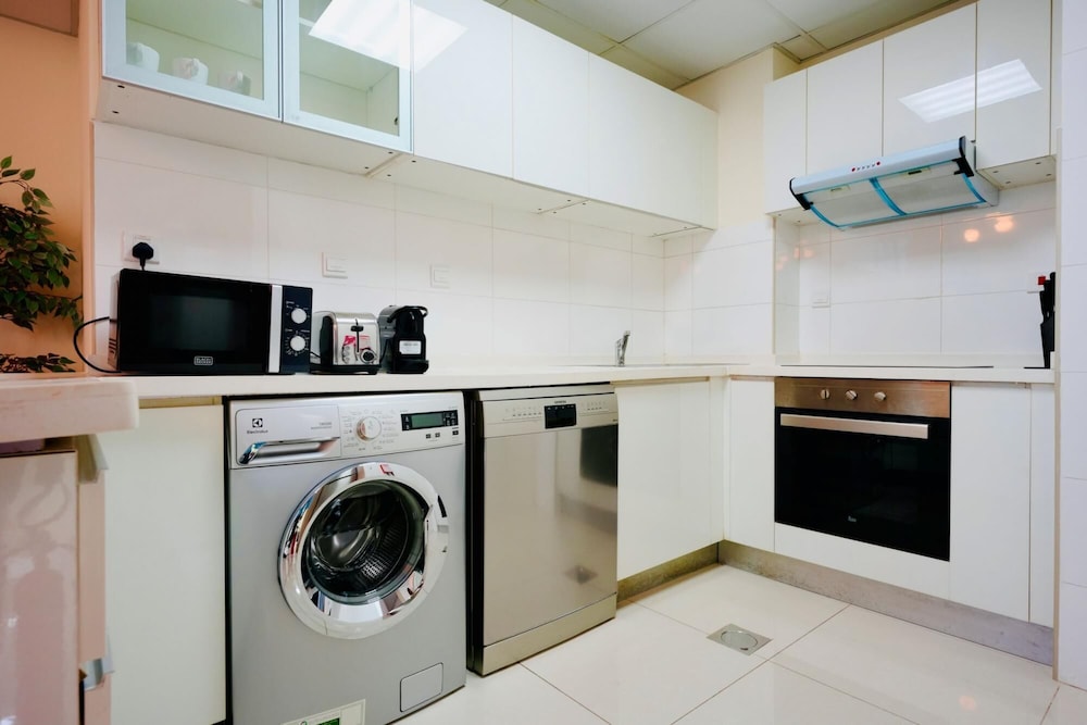 Beautiful Chic Apt w Full Marina View Nxt 2 Beach