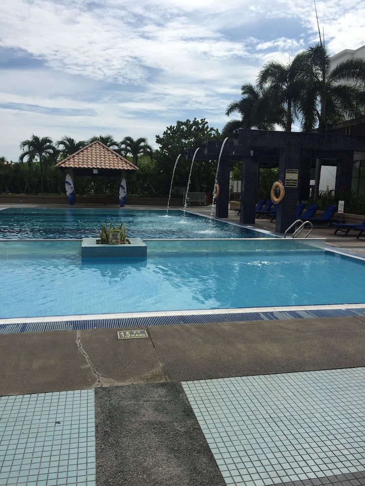 CMK & Private Water Chalet