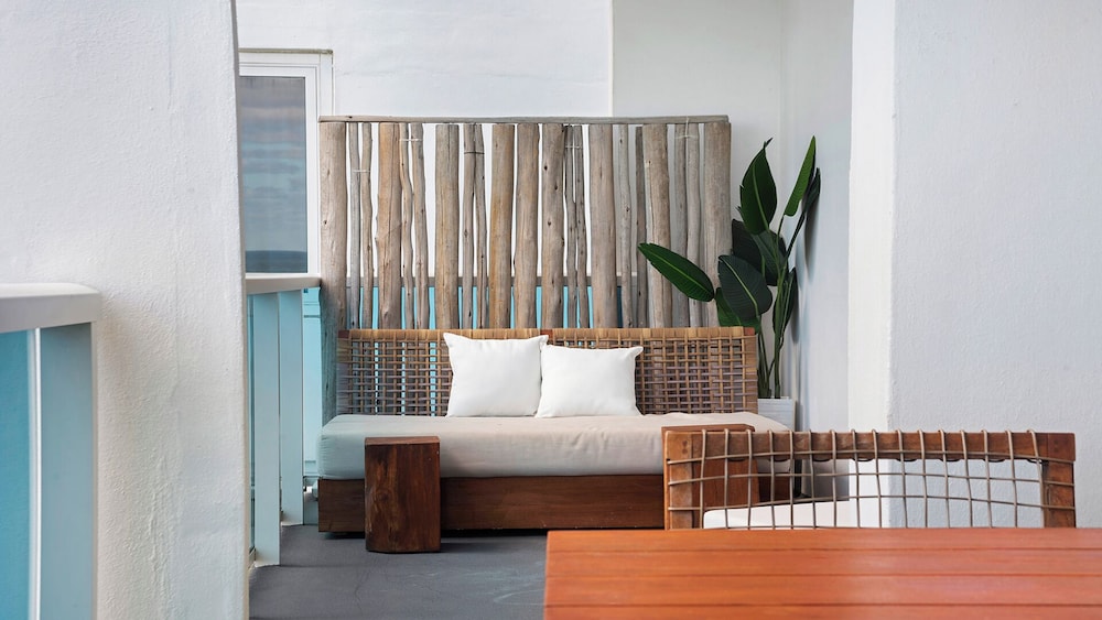 Luxury Vacation Rentals at 1 Hotel & Homes by LRMB