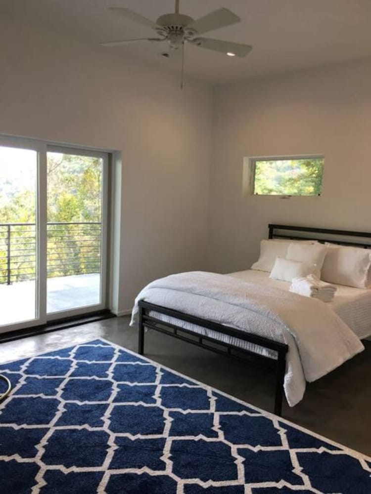 Sky-high Mountain Luxury w Jaw Dropping Views