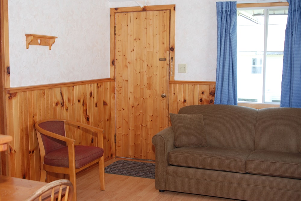 Shining Waters Cottages