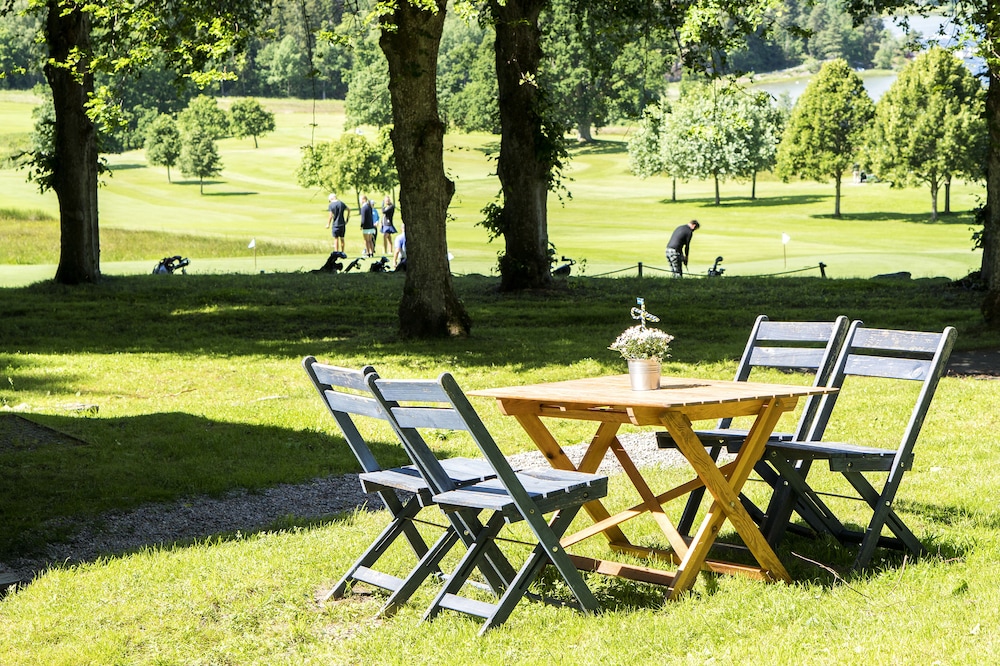 Anfasteröd Gårdsvik